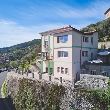 Casa de hóspedes Dei Poeti 4*