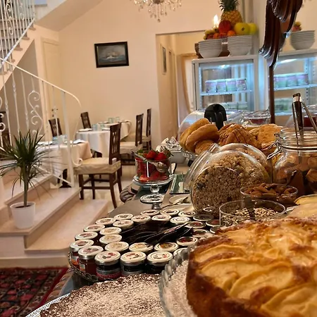 بيت ضيافة Dei Poeti لا سبيتسْيا