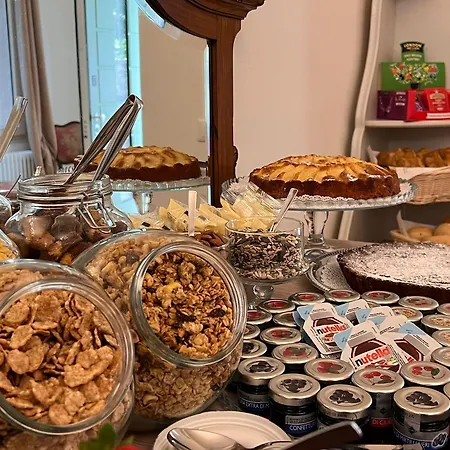 Dei Poeti بيت ضيافة لا سبيتسْيا