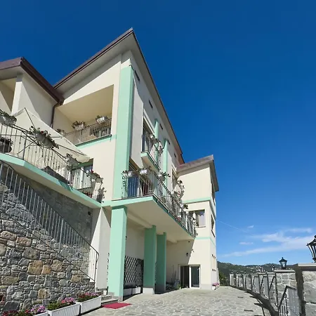 Guest house Dei Poeti 4*