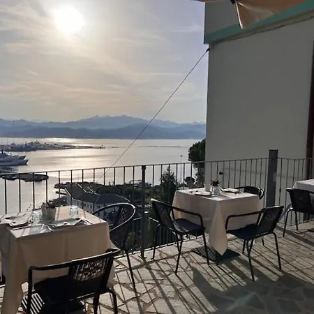 Dei Poeti Konukevi La Spezia