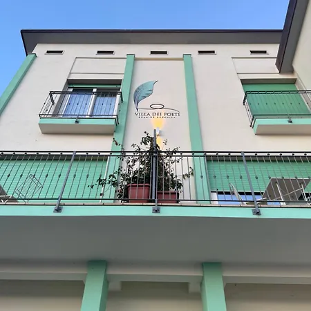 Guest house Dei Poeti 4*