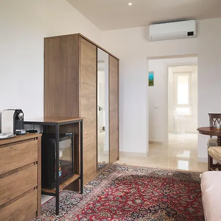 Dei Poeti Guest house 4*
